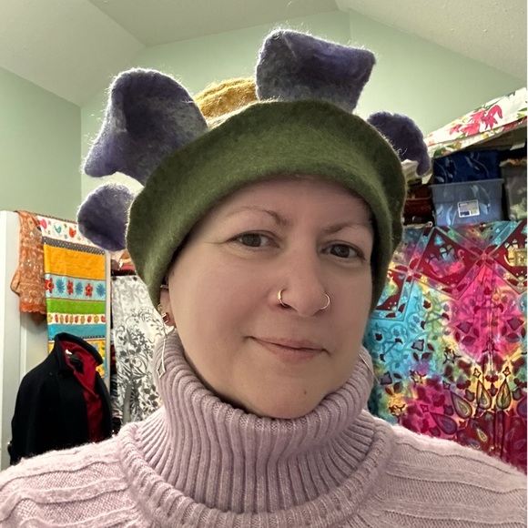 Meet your Posher, Merlee - Picture 2 of 2